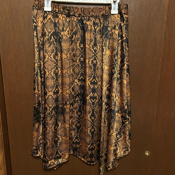 Apt. 9 Snakeskin Animal Mid Length Orange Black Skirt Women’s Size Medium - Picture 3 of 3